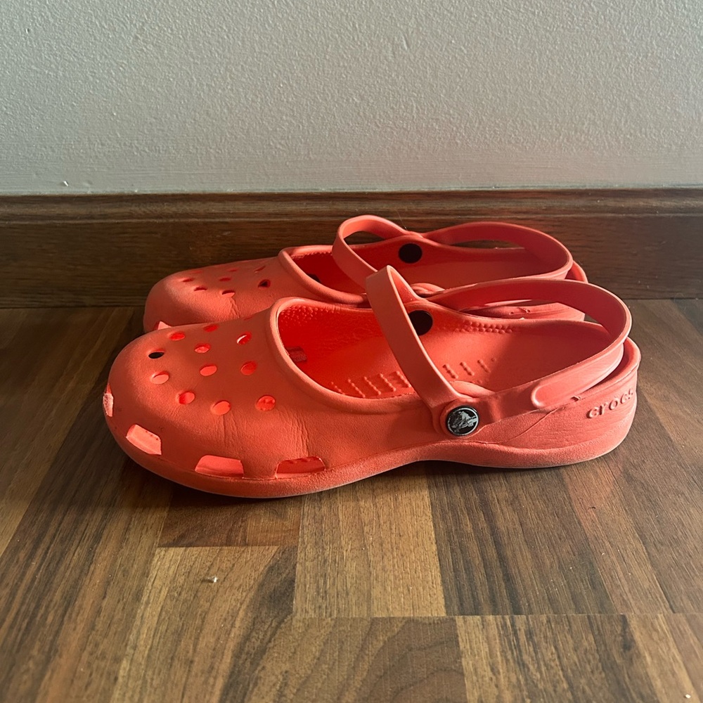 Women's Size 10 Coral Crocs